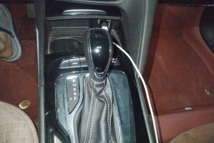 Used Buick Regal 2017 20T Luxury Model Gear Lever