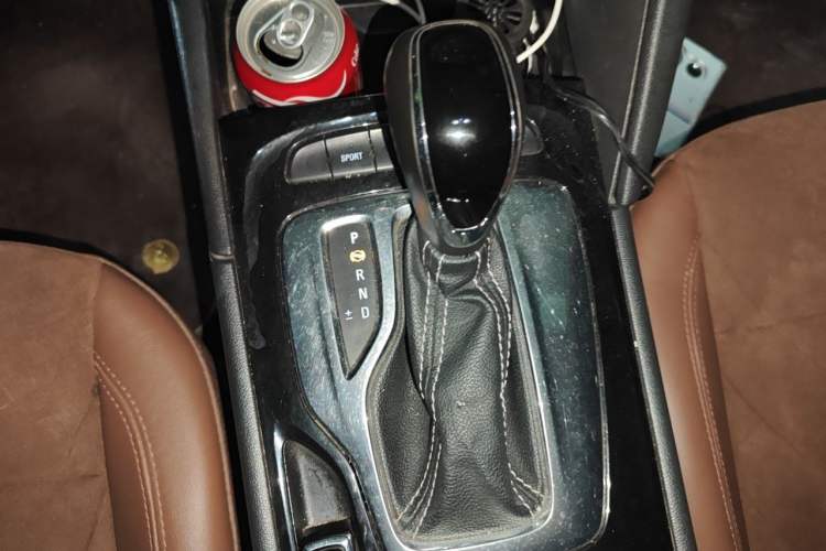 Used Buick Regal 2017 20T Elite Edition Gear Lever