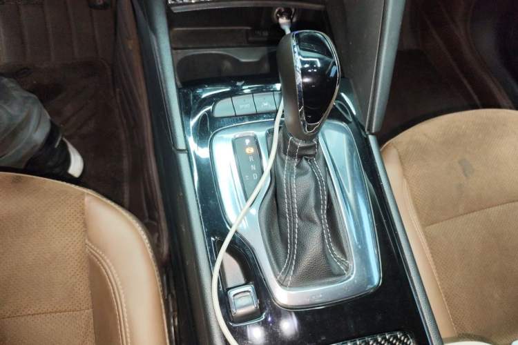 Used Buick Regal 2017 28T Prestige Model Gear Lever