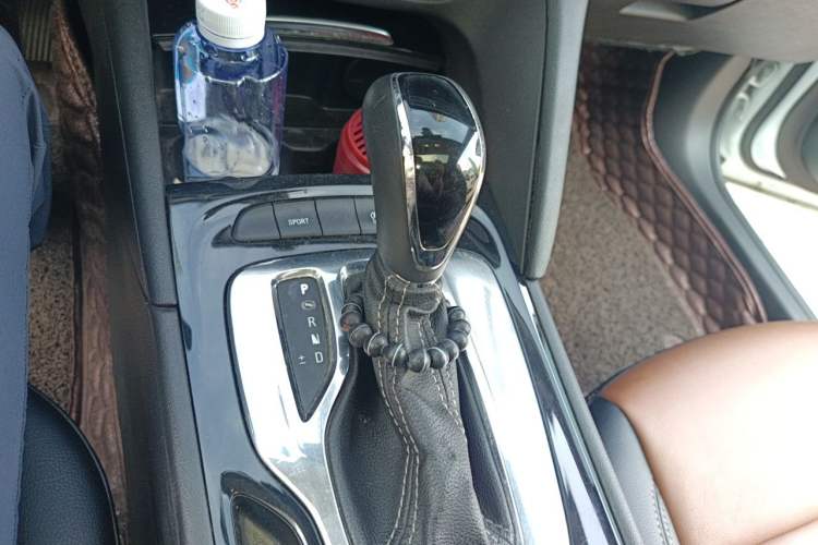 Used Buick Regal 2017 20T Elite Edition Gear Lever