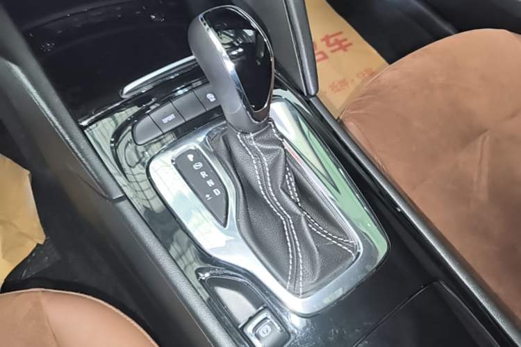 Used Buick Regal 2017 20T Elite Edition Gear Lever