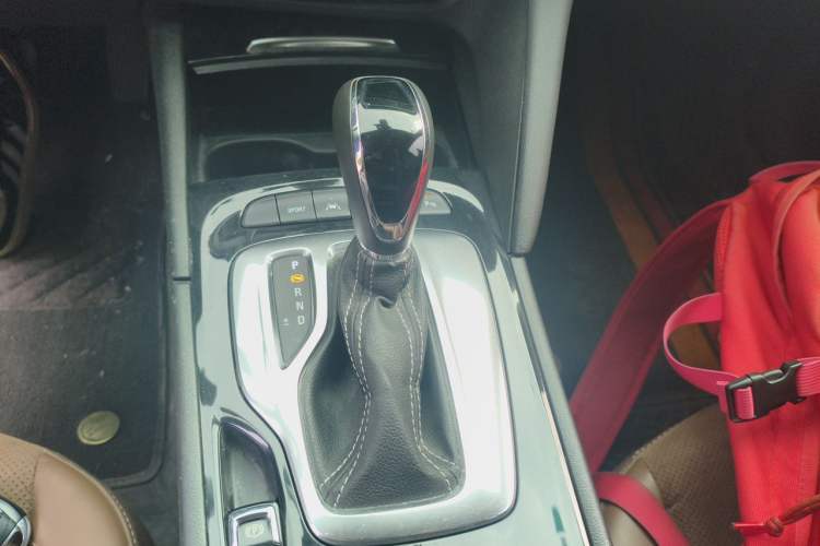 Used Buick Regal 2017 20T Prestige Model Gear Lever