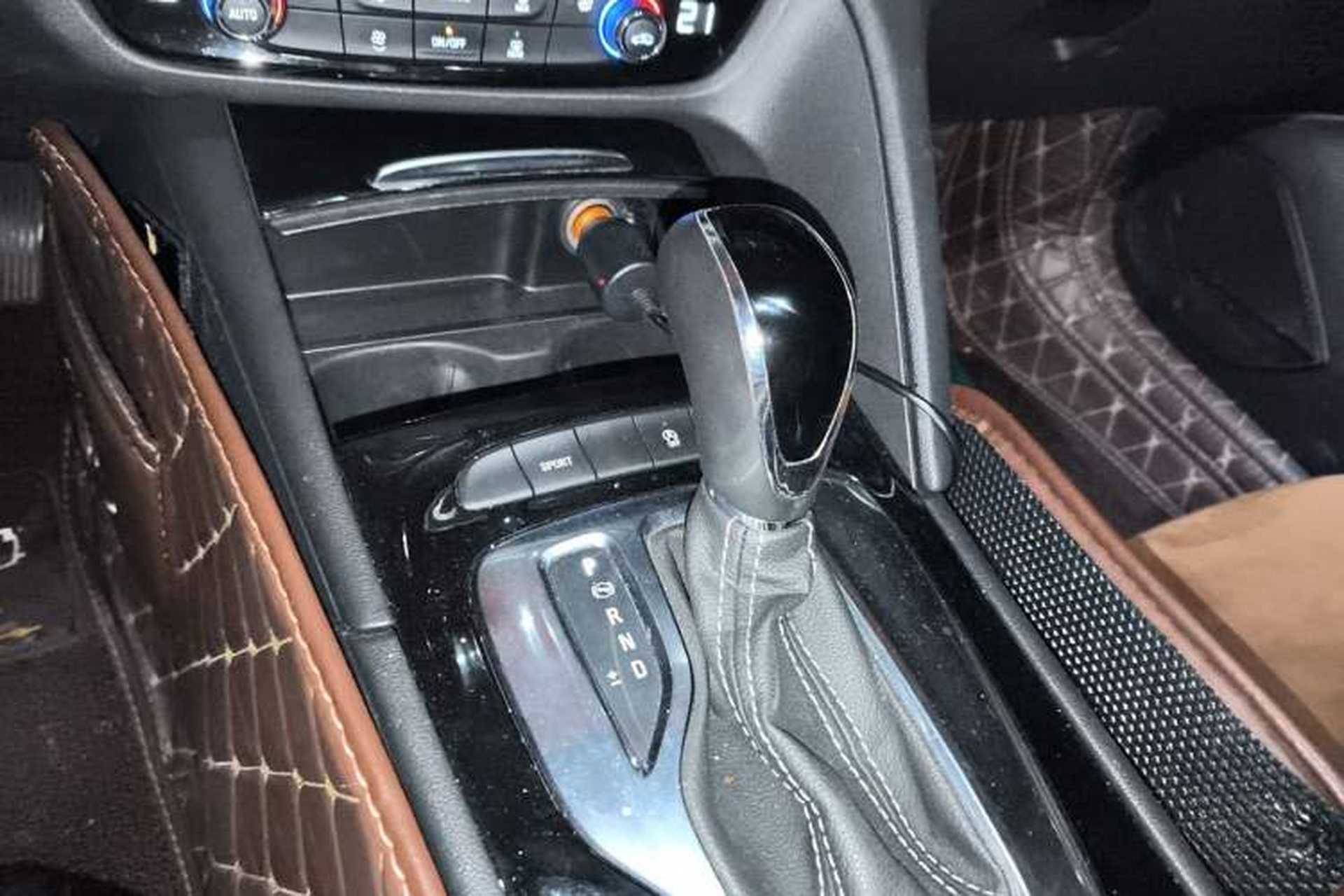 Used Buick Regal 2017 20T Luxury Model Gear Lever