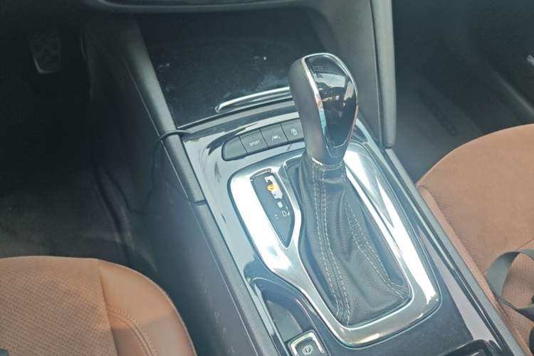 Used Buick Regal 2017 20T Prestige Model Gear Lever