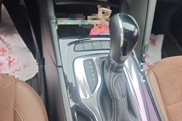 Used Buick Regal 2017 20T Luxury Model Gear Lever