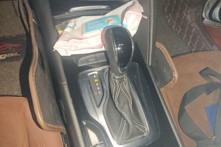 Used Buick Regal 2017 20T Elite Edition Gear Lever