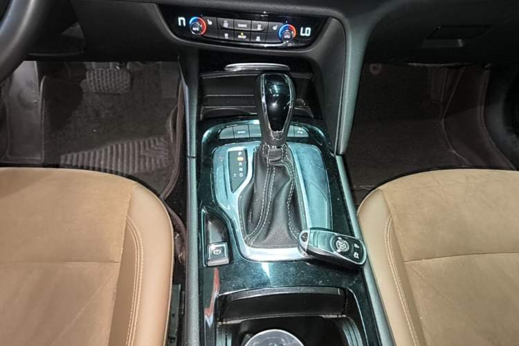 Used Buick Regal 2017 20T Elite Edition Gear Lever