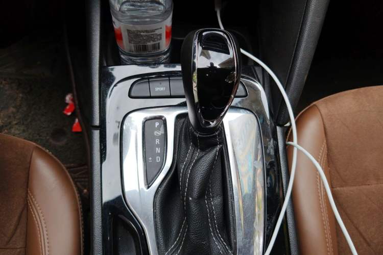 Used Buick Regal 2017 20T Elite Edition Gear Lever
