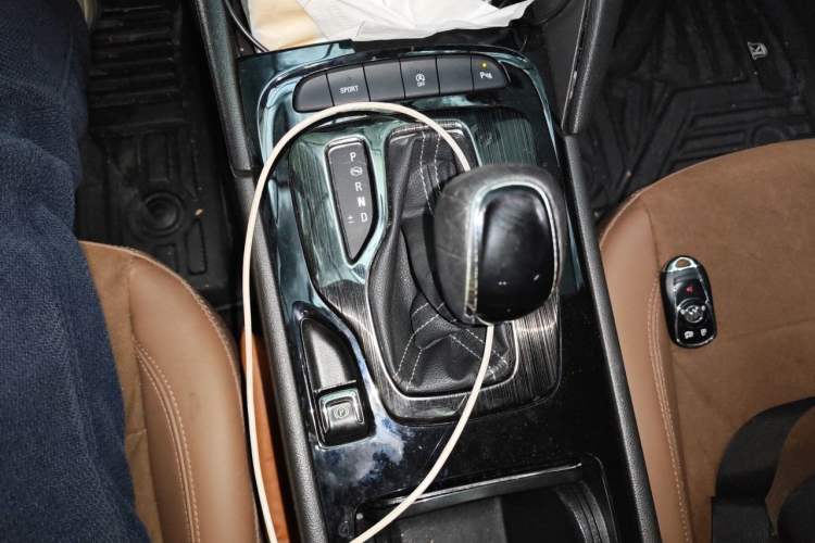Used Buick Regal 2017 20T Elite Edition Gear Lever