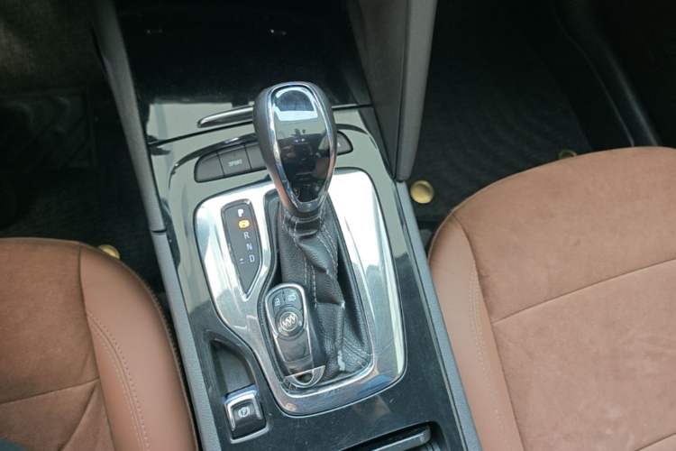 Used Buick Regal 2017 20T Elite Edition Gear Lever