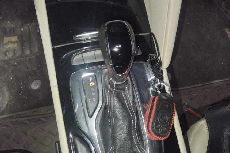 Used Buick Regal 2017 30H Luxury Version Gear Lever