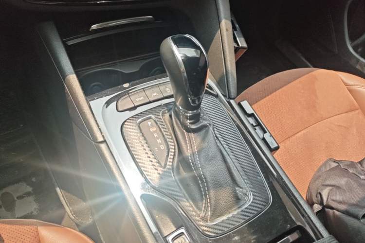 Used Buick Regal 2017 20T Prestige Model Gear Lever