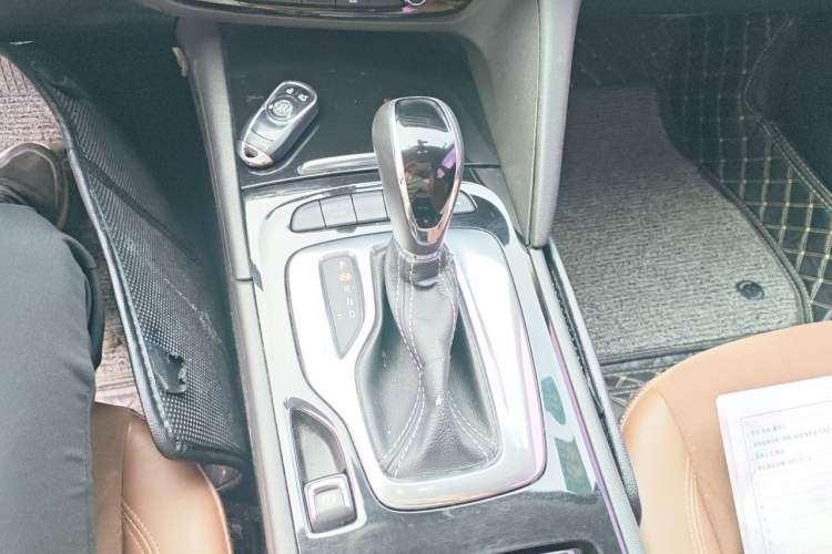 Used Buick Regal 2017 20T Elite Edition Gear Lever