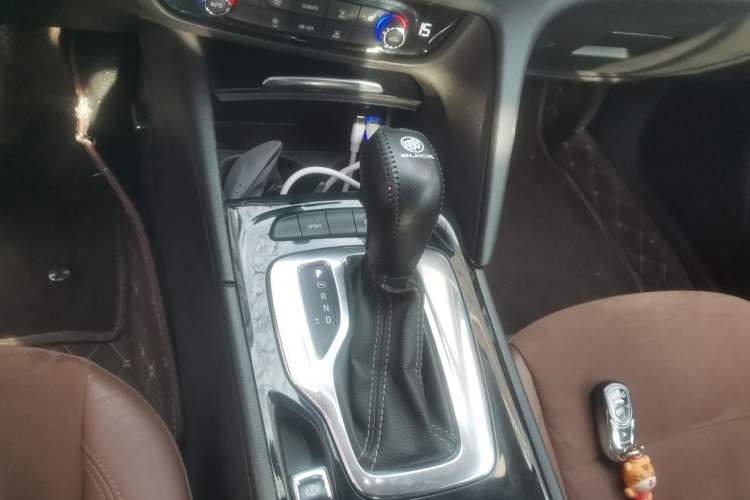 Used Buick Regal 2017 20T Elite Edition Gear Lever