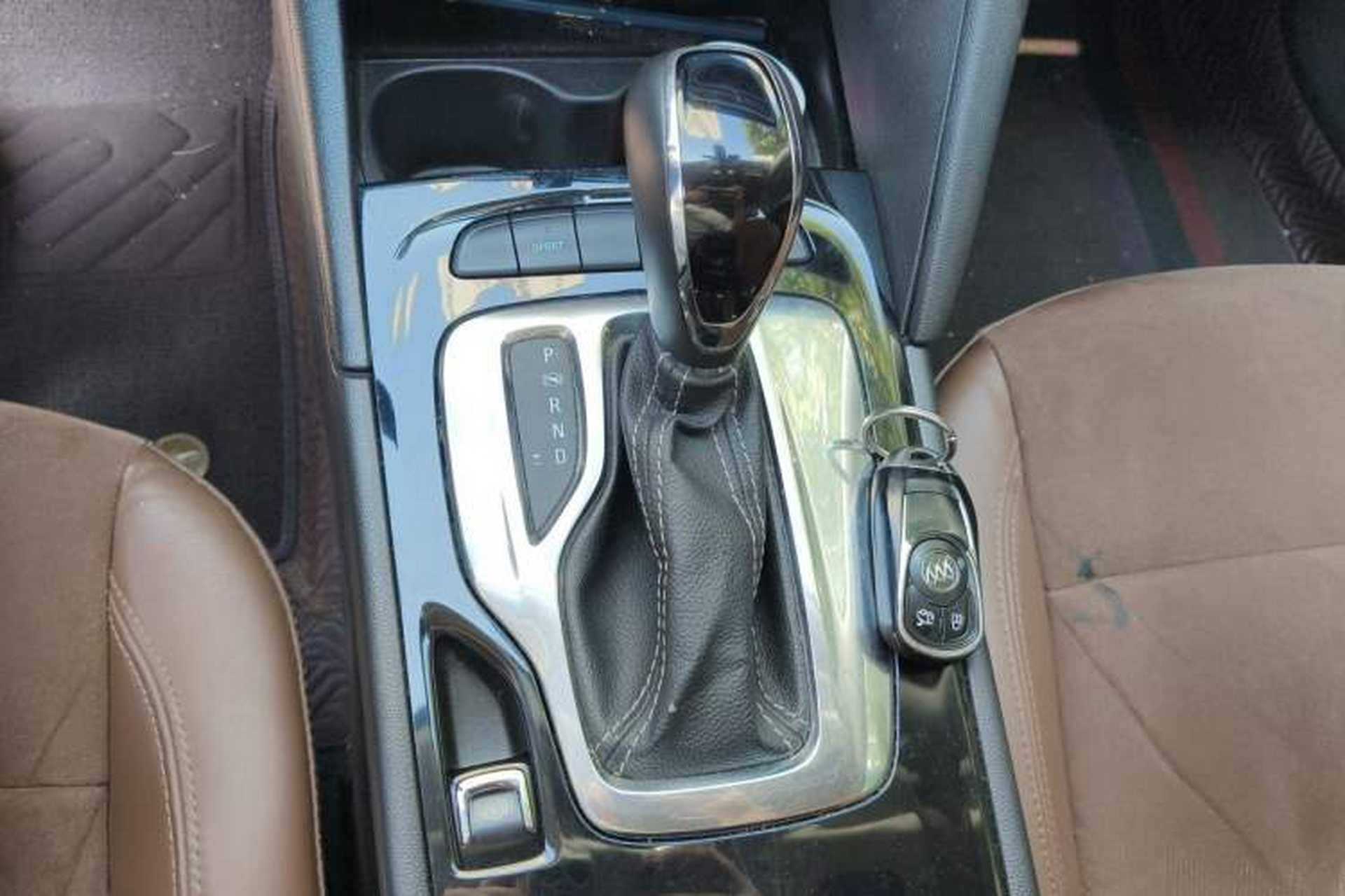 Used Buick Regal 2017 20T Elite Edition Gear Lever