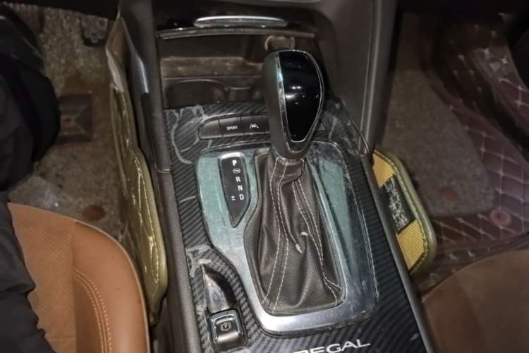 Used Buick Regal 2017 28T Prestige Model Gear Lever