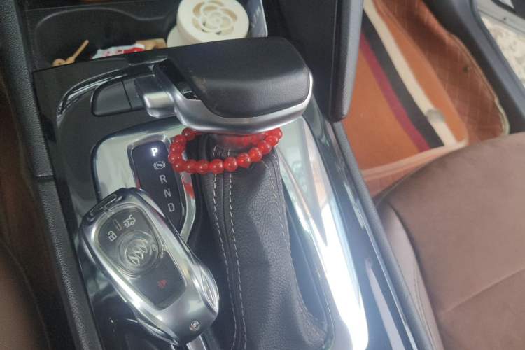 Used Buick Regal 2017 20T Luxury Model Gear Lever