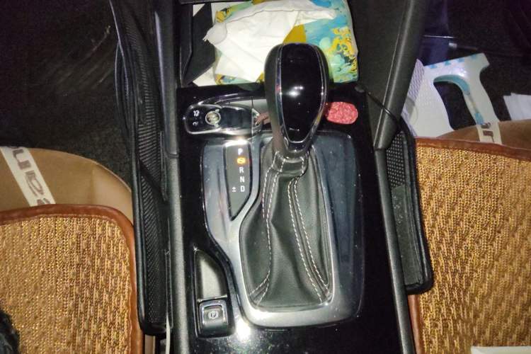 Used Buick Regal 2017 20T Luxury Model Gear Lever