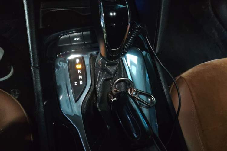 Used Buick Regal 2017 20T Elite Edition Gear Lever