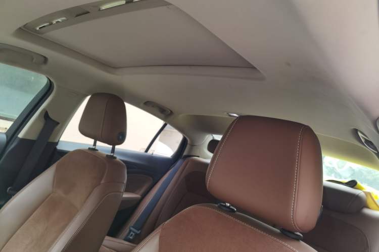 Used Buick Regal 2017 20T Luxury Model Headliner