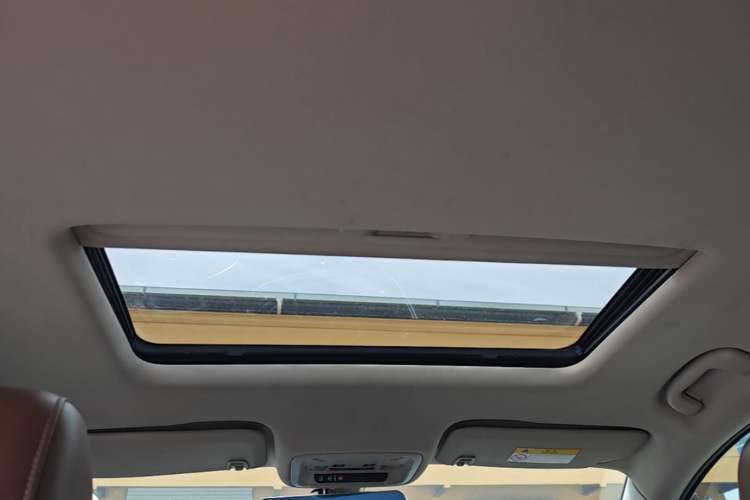 Used Buick Regal 2017 20T Elite Edition Headliner