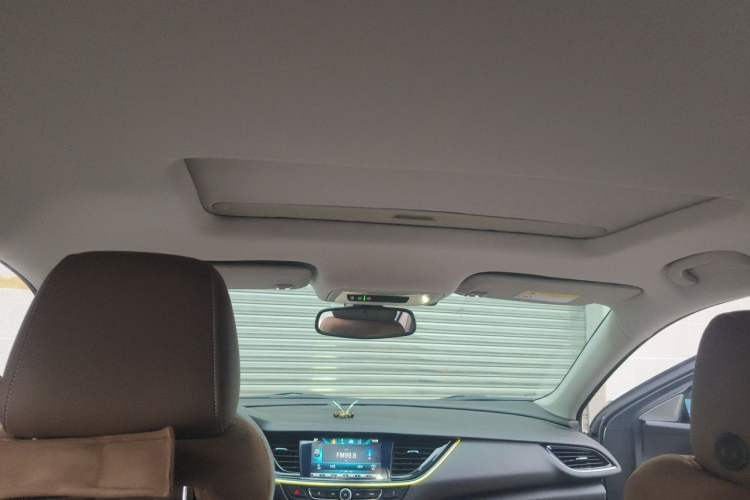 Used Buick Regal 2017 20T Luxury Model Headliner