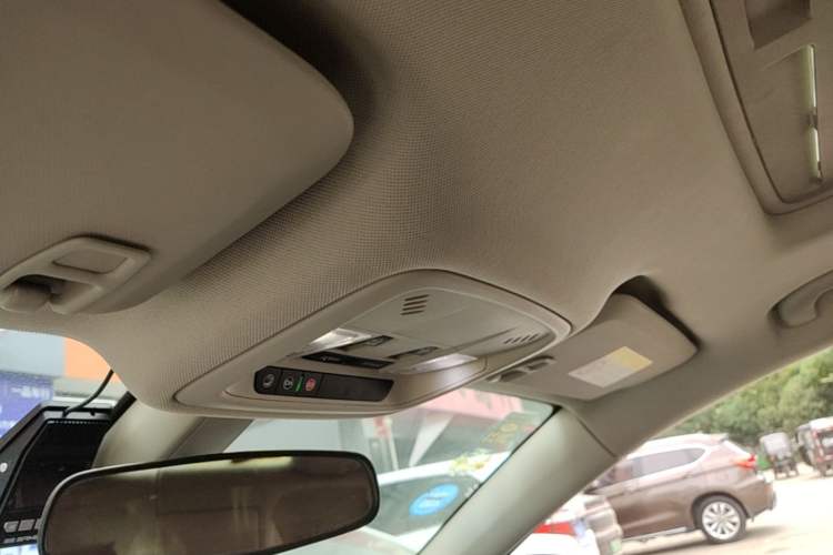 Used Buick Regal 2017 20T Elite Edition Headliner