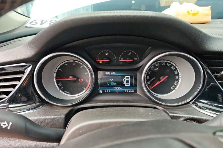 Used Buick Regal 2017 20T Luxury Model Instrument Cluster
