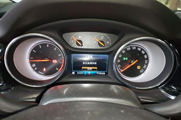 Used Buick Regal 2017 20T Elite Edition Instrument Cluster