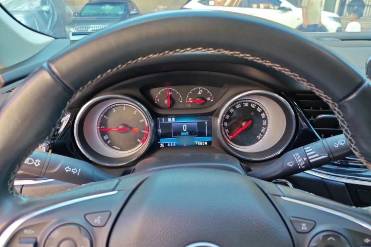 Used Buick Regal 2017 20T Elite Edition Instrument Cluster
