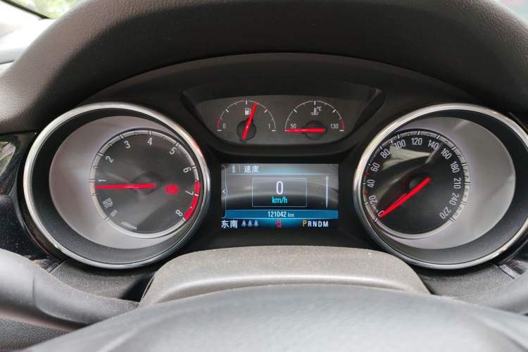 Used Buick Regal 2017 20T Elite Edition Instrument Cluster