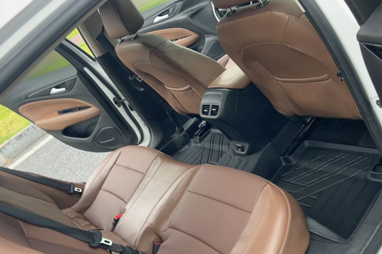 Used Buick Regal 2017 20T Luxury Model Interior 11