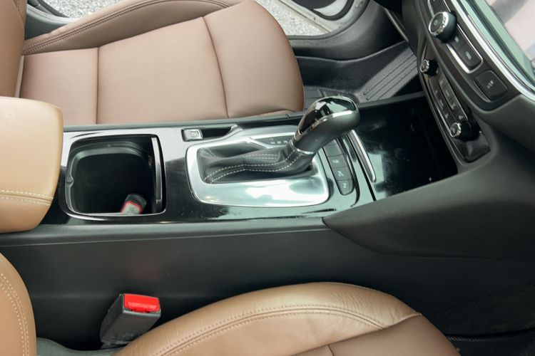 Used Buick Regal 2017 20T Luxury Model Interior 15