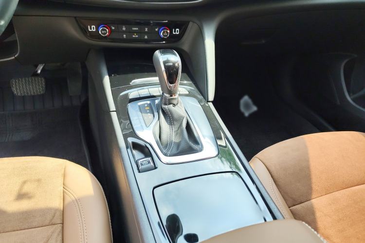 Used Buick Regal 2017 20T Elite Edition Interior 2