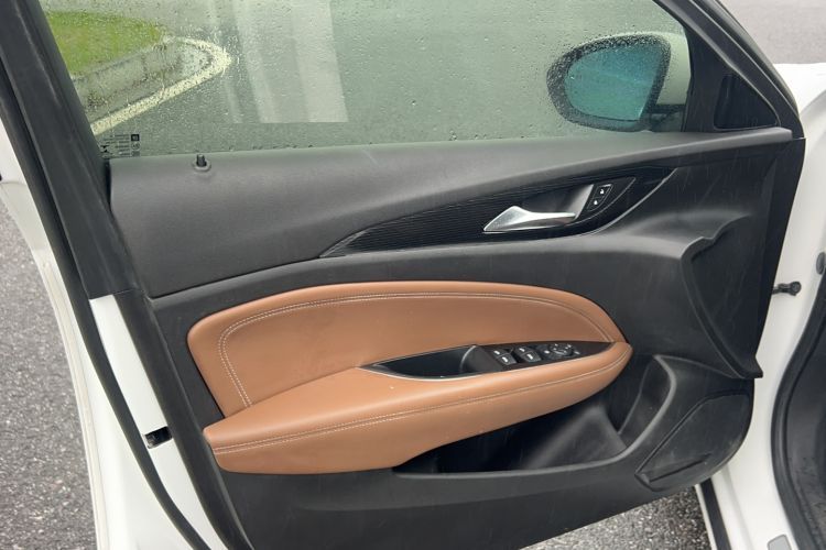 Used Buick Regal 2017 20T Luxury Model Interior 2