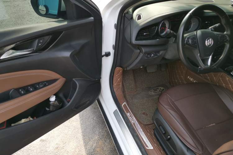 Used Buick Regal 2017 20T Elite Edition Interior 3