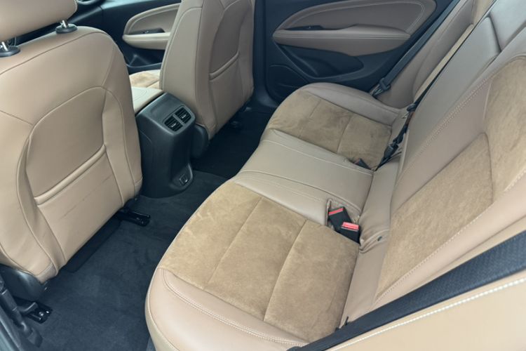Used Buick Regal 2017 20T Luxury Model Interior 3
