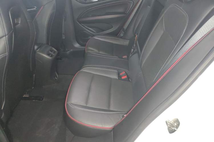 Used Buick Regal 2017 GS 28T Luxury Model Interior 4
