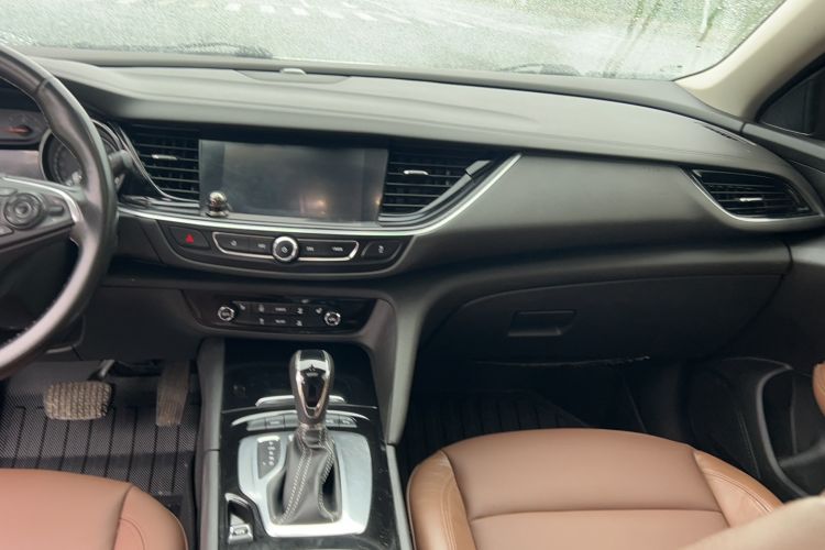 Used Buick Regal 2017 20T Luxury Model Interior 7