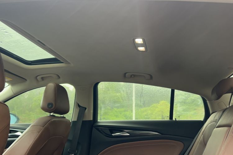 Used Buick Regal 2017 20T Luxury Model Interior 8