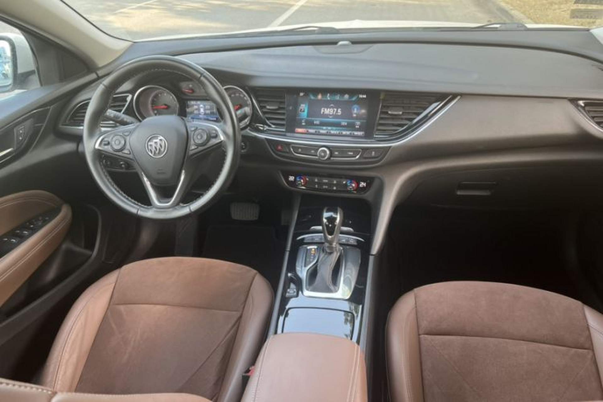 Used Buick Regal 2017 20T Luxury Model Interior 9
