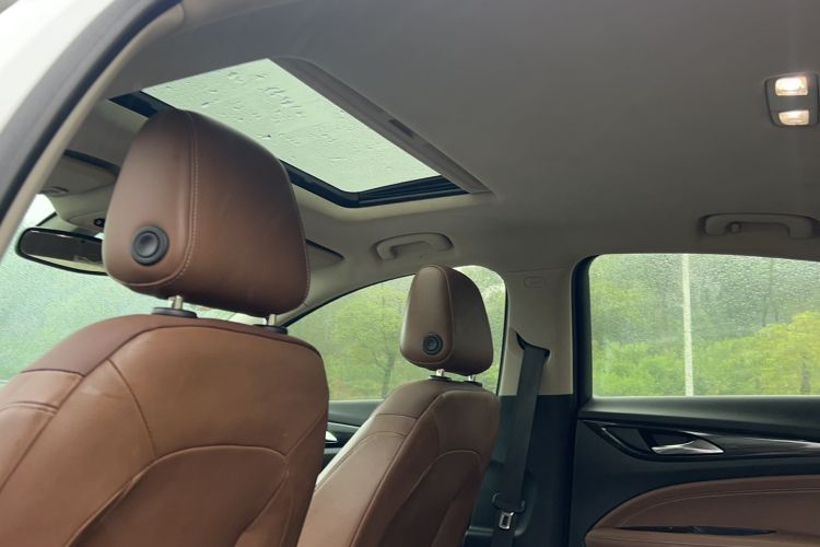 Used Buick Regal 2017 20T Luxury Model Interior 9