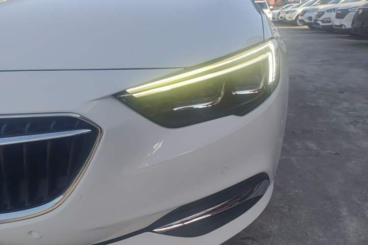 Used Buick Regal 2017 28T Luxury Edition Left Front Headlight
