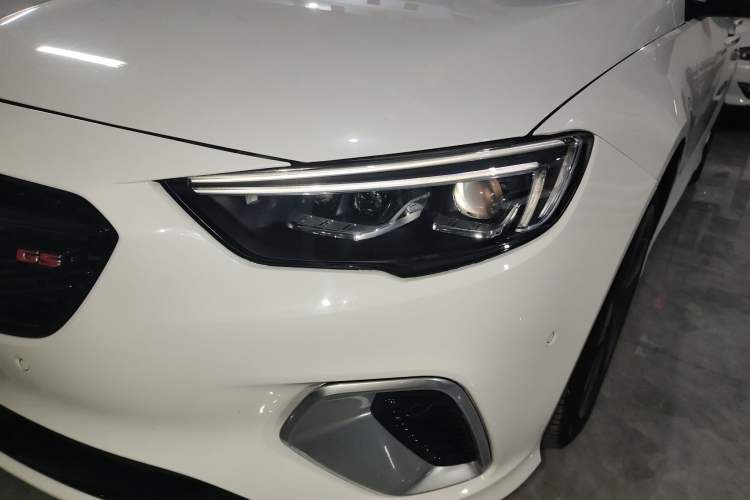 Used Buick Regal 2017 GS 28T Luxury Model Left Front Headlight
