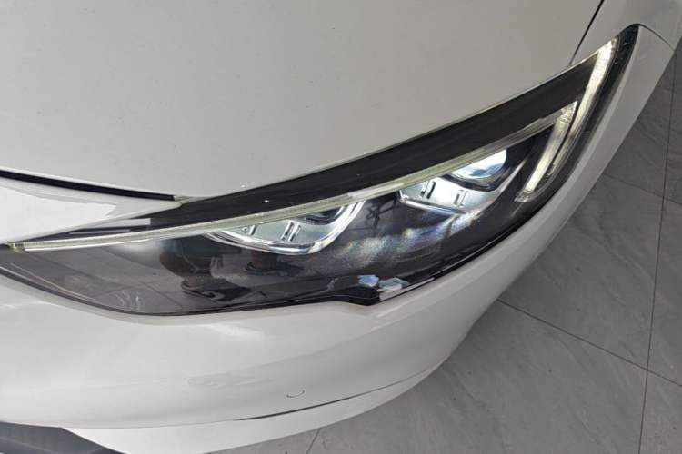 Used Buick Regal 2017 20T Luxury Model Left Front Headlight