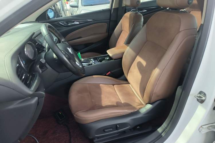 Used Buick Regal 2017 20T Elite Edition Left Front Seat