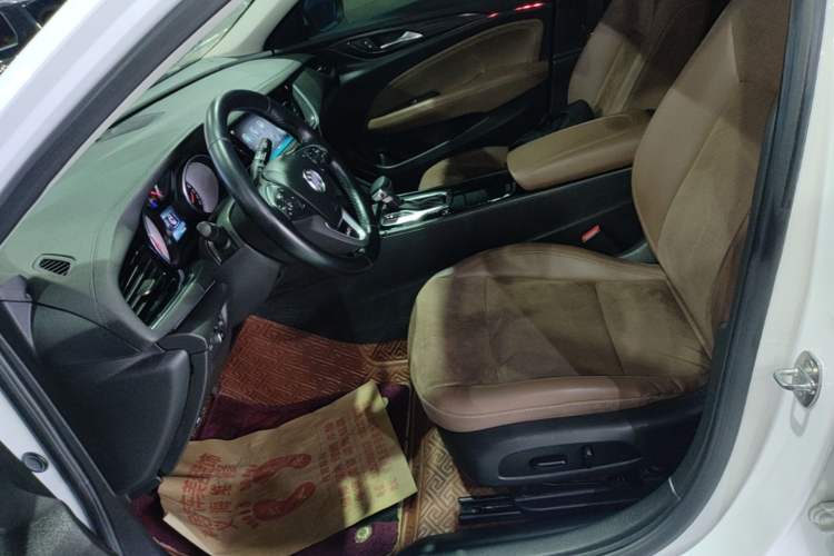 Used Buick Regal 2017 20T Elite Edition Left Front Seat