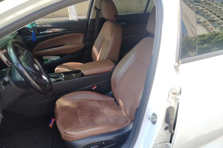 Used Buick Regal 2017 20T Elite Edition Left Front Seat