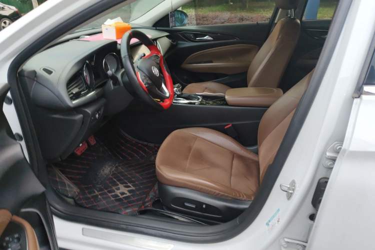 Used Buick Regal 2017 20T Elite Edition Left Front Seat
