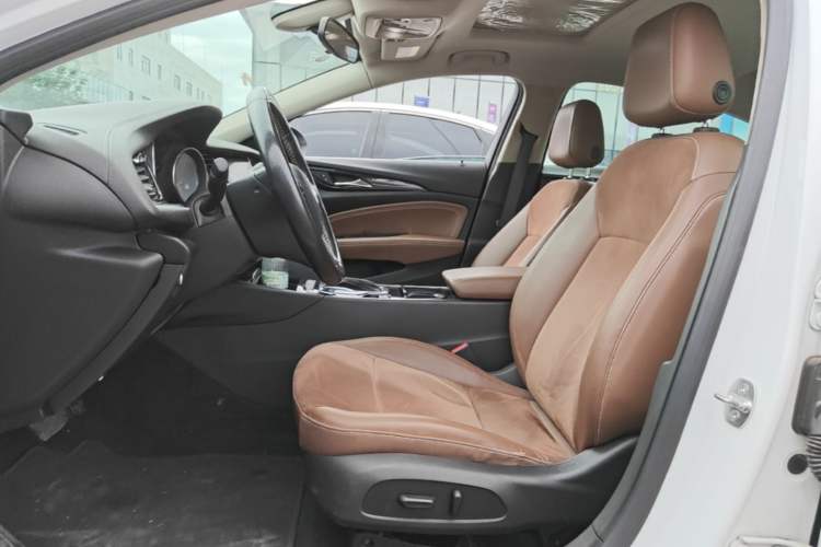 Used Buick Regal 2017 20T Elite Edition Left Front Seat